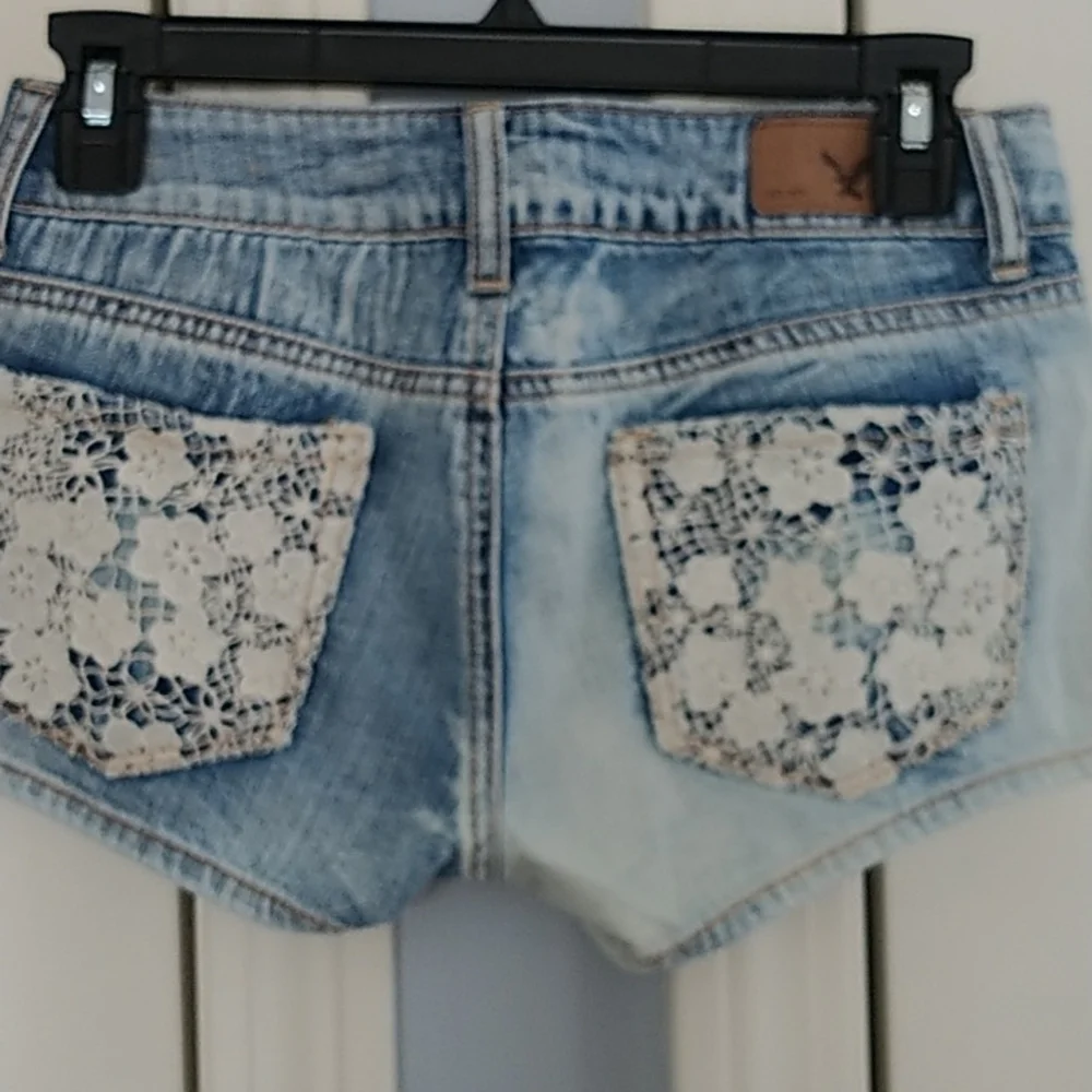 American Eagle Outfitters "Shortie" Denim Lace Shorts sz 00 - Picture 3 of 10